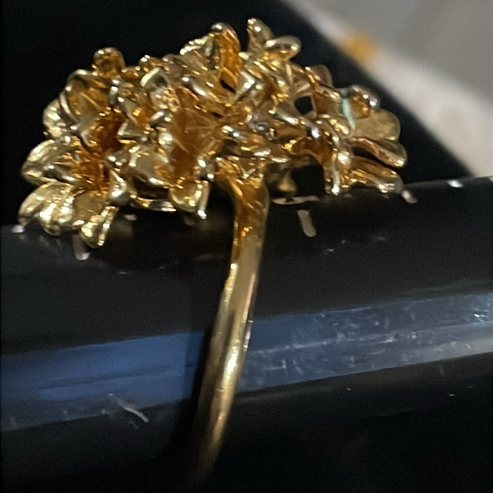 Vintage adjustable goldtone flower ring - Picture 2 of 4